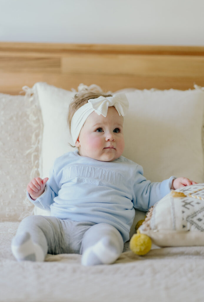 Melbourne extended family session at home, blue out fit inspiration -5