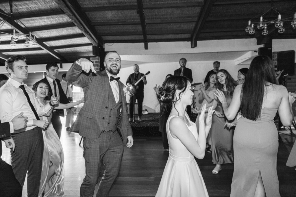 bride and groom dancing on the dancefloor